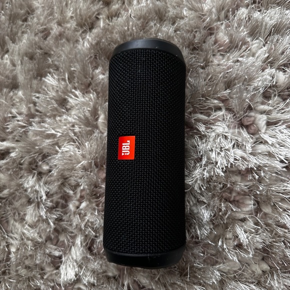 JBL SPEAKER - 4